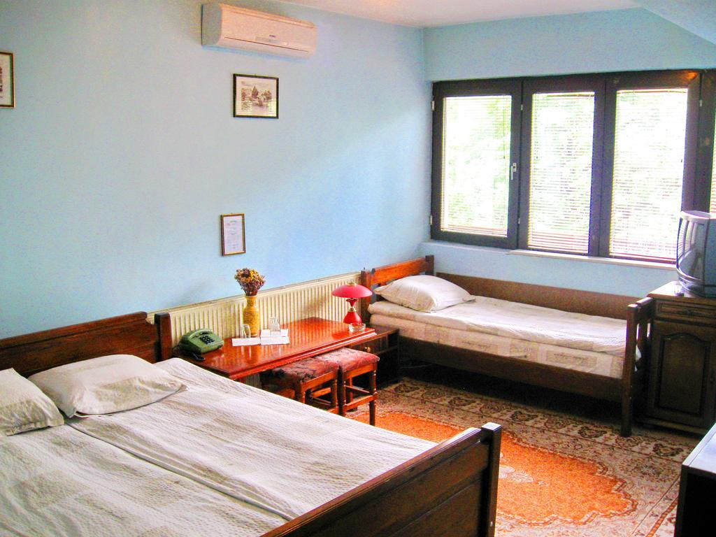 Amfora Rooms Caribrod ดิมิโตรฟกราด ห้อง รูปภาพ