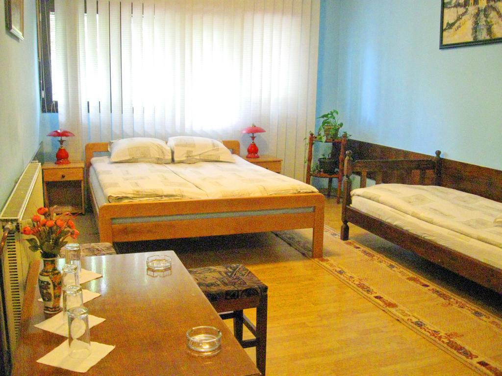 Amfora Rooms Caribrod ดิมิโตรฟกราด ห้อง รูปภาพ