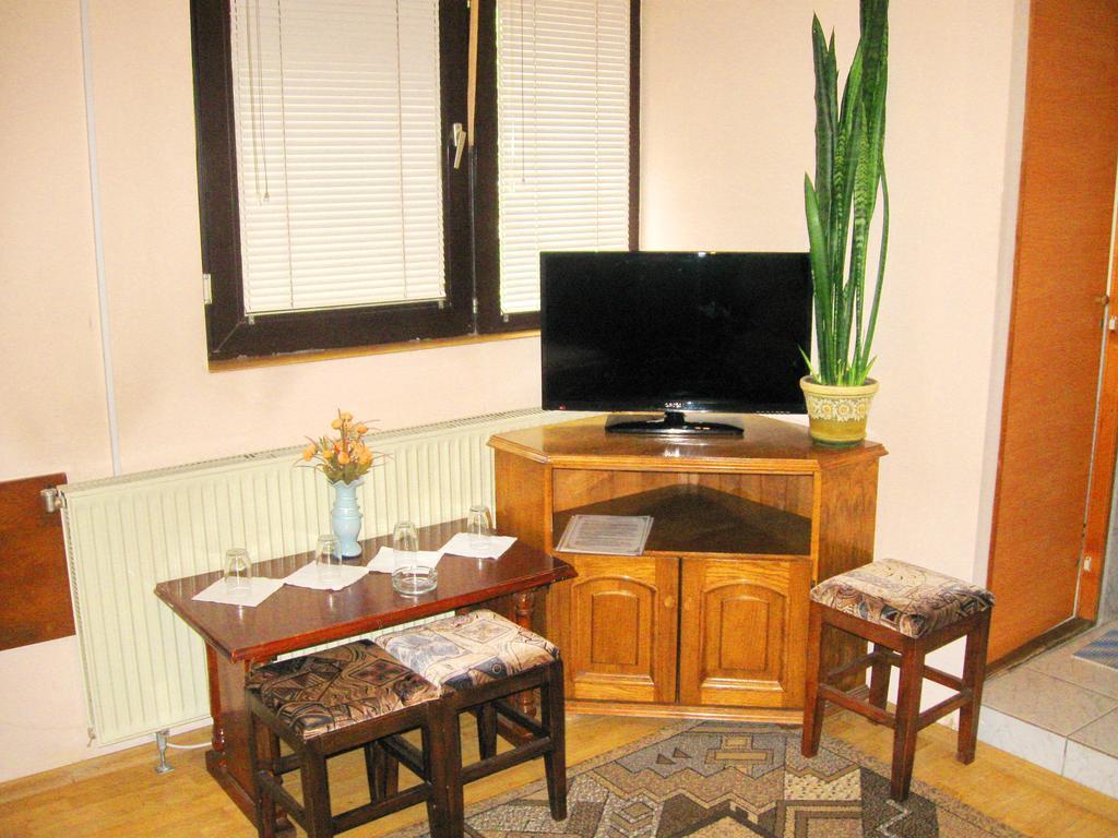 Amfora Rooms Caribrod ดิมิโตรฟกราด ห้อง รูปภาพ