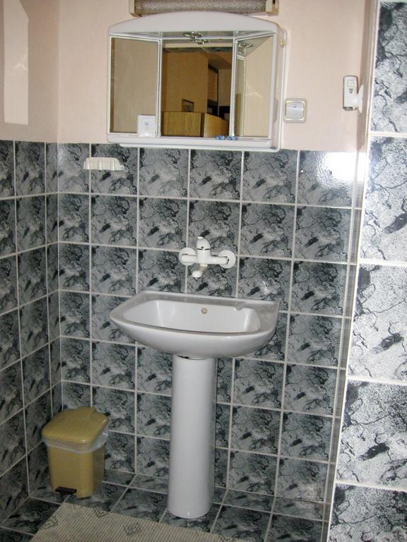 Amfora Rooms Caribrod ดิมิโตรฟกราด ห้อง รูปภาพ