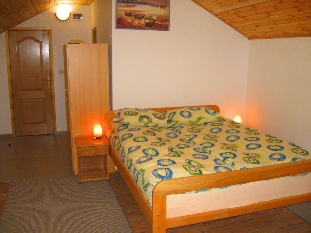 Amfora Rooms Caribrod ดิมิโตรฟกราด ห้อง รูปภาพ